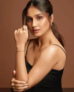 Antara Banerjee 320x400 1