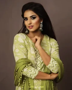 Arya Tiwari 320x400 1