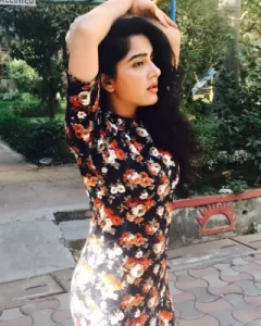 Divya Singh 320x400 1