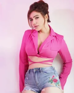 Kangna Sharma 320x400 1