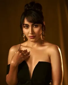 Khatija Iqbal 320x400 1