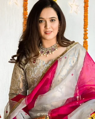 Pari Choudhary 320x400 1