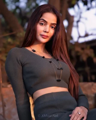 Priyanka Upadhyay 320x400 1